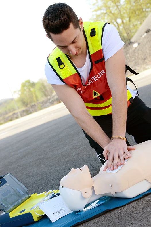 Informations sur la durée et les tarifs de la formation Formation Initiale SST / SSC (Sauveteur Secouriste du Travail / Secours Spécifique Travail en Hauteur)