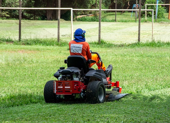 Image de la formation Conduite en sécurité de tondeuses autoportées